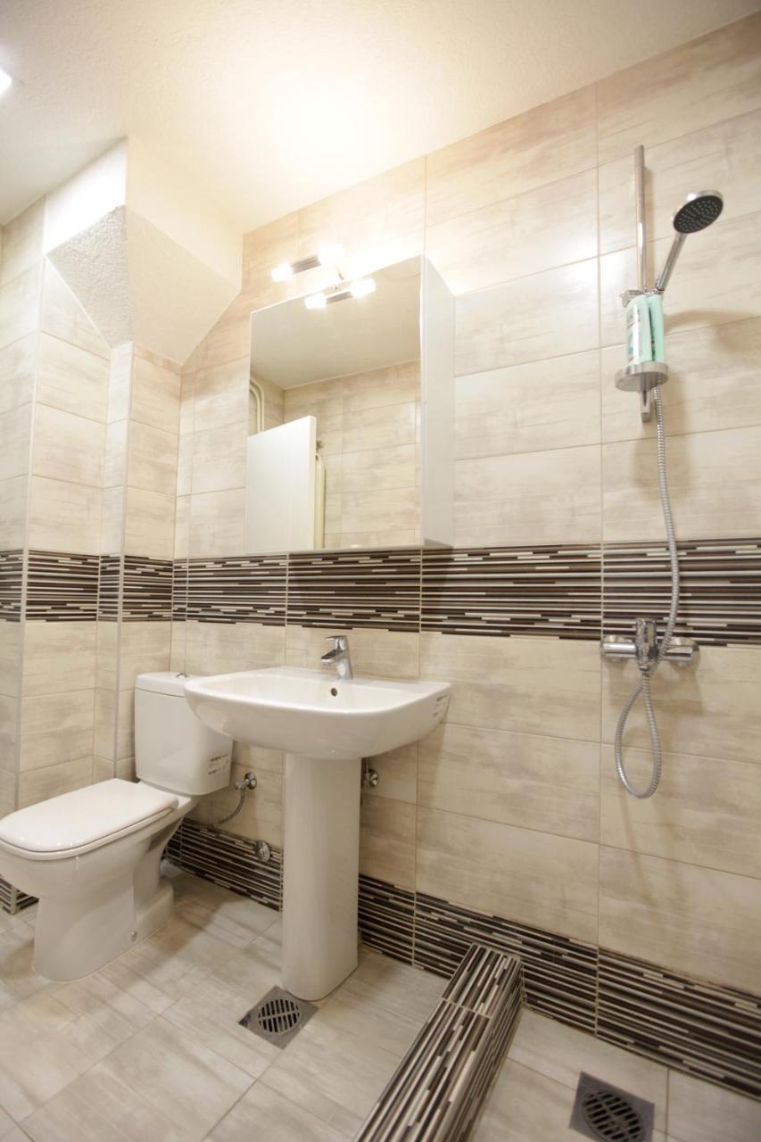 Brick Apartment On Macedonia Pedestrian Street Скопье Экстерьер фото